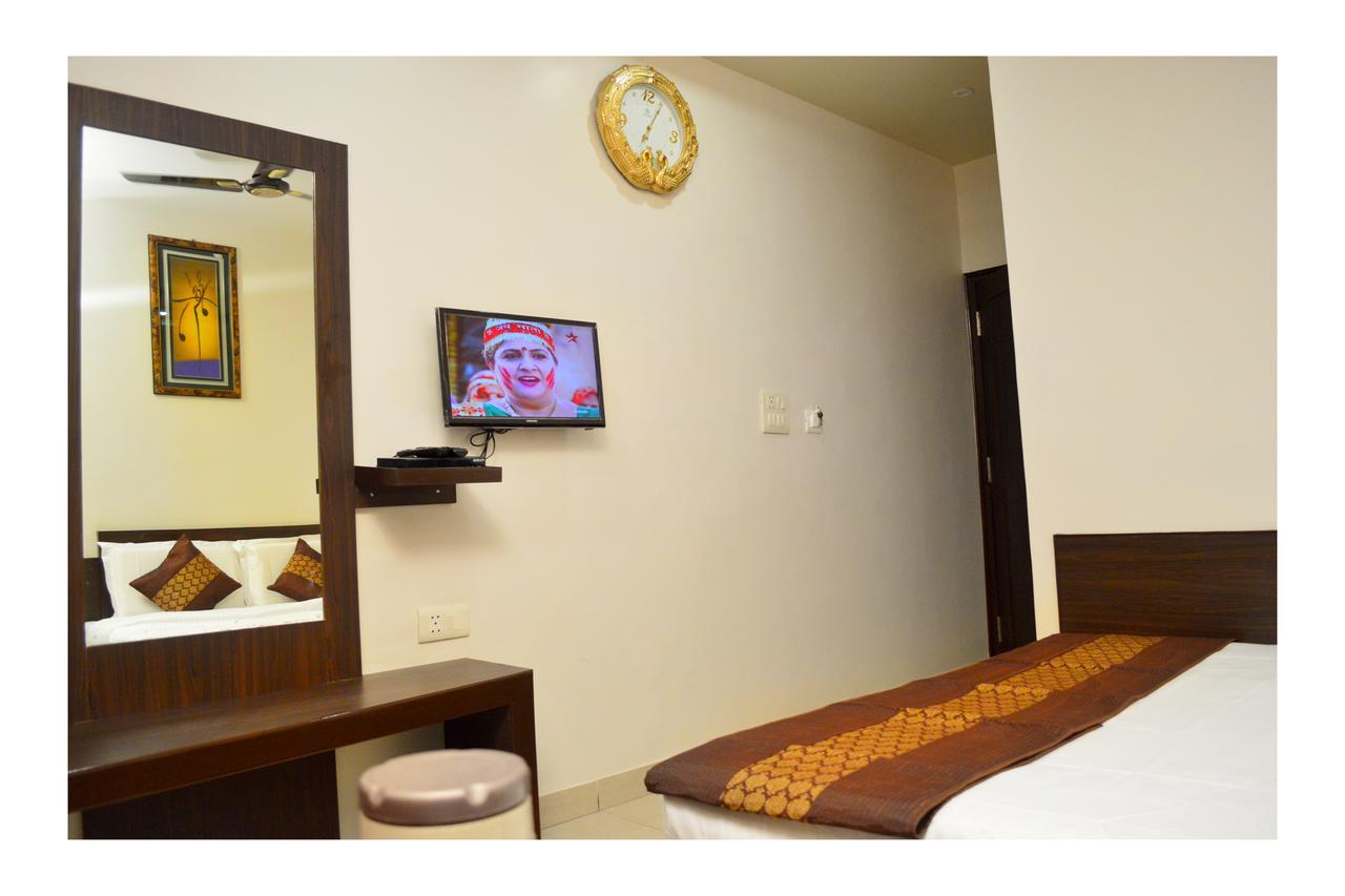 Hotel Abhinandan Inn Jaipur Extérieur photo