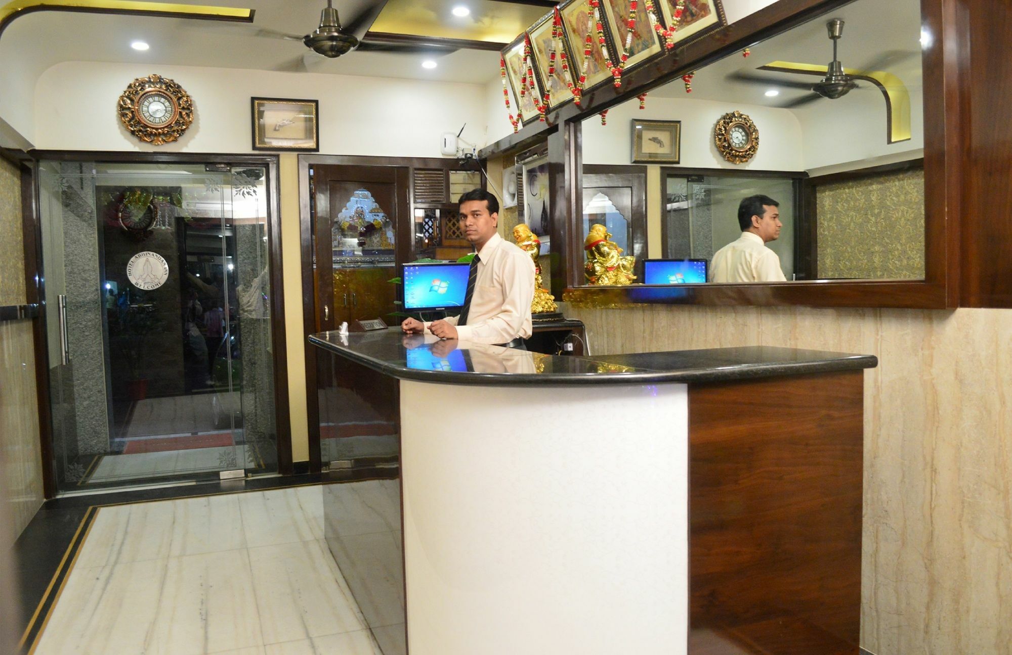 Hotel Abhinandan Inn Jaipur Extérieur photo
